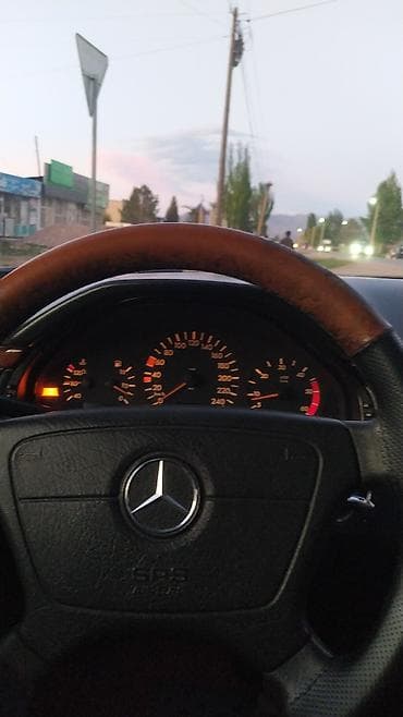210 cdi: Mercedes-Benz E-Class: 1999 г., 2.2 л, Автомат, Седан — 9