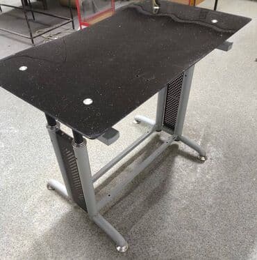 кресло игравой: Стол для офиса, дома. Из железа и стекла с выдвижной подставкой для — 1