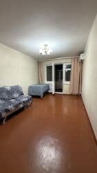 срочно продаётся 1 комнатная квартира в районе ошского рынка по улице молодая гвардия: 1 комната, 33 м², 104 серия, 3 этаж, Косметический ремонт — 1