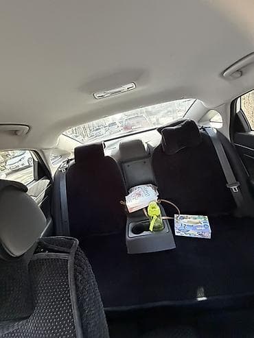 салон для машины: Hyundai (седан) — интерьер и оснащение - Просторный салон с передними — 3