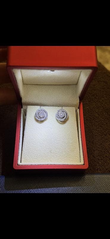 armani code: Серьги-пуссеты с бриллиантами - Дизайн: круглые пуссеты с центральной — 2
