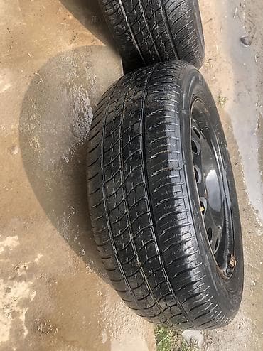 Шины и диски: Срочно продаю 185/60/R14 — 2