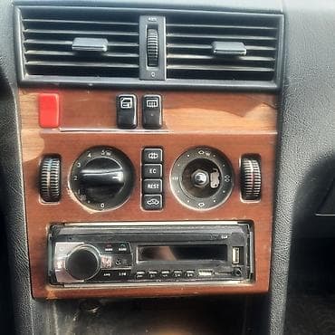 Автомобильная магнитола 1DIN с USB и AUX - Форм‑фактор: 1DIN