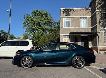сед: Toyota Camry: 2018 г., 2.5 л, Автомат, Бензин, Седан — 2