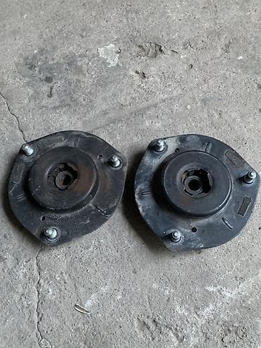 maxima j30: Опорная подушка амортизатора Toyota 2016 г., Б/у, Оригинал, Япония — 2