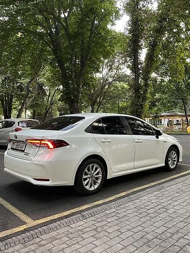 Продажа авто: Toyota Corolla: 2019 г., 1.8 л, Вариатор, Бензин, Седан — 3