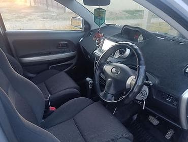Продажа авто: Toyota Ist: 2003 г., 1.5 л, Автомат, Бензин, Хэтчбэк — 4