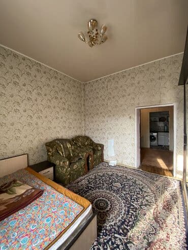 квартира студия в аренду: 1 комната, 30 м², Сталинка, 1 этаж, Старый ремонт — 1