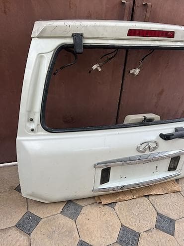 geely emgrand: Крышка багажника Infiniti, 2010 г., Б/у, Оригинал — 3