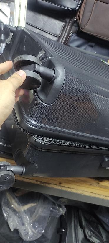 Спецодежда: Чемодан, Материал: Пластик, Средний (40 - 70 л), Твердый корпус — 5