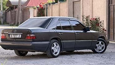 mers e124: Mercedes-Benz W124: 1992 г., 2.2 л, Механика, Бензин, Седан — 4