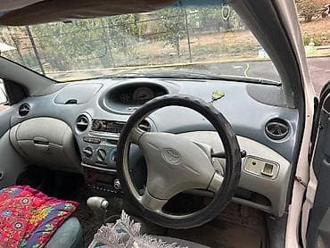 на vitz: Toyota Vitz: 2001 г., 1 л, Автомат, Бензин, Хэтчбэк — 1