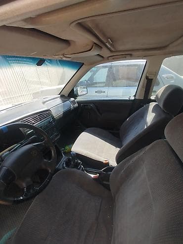 двери на венто: Volkswagen Vento: 1994 г., Механика, Бензин, Седан — 3