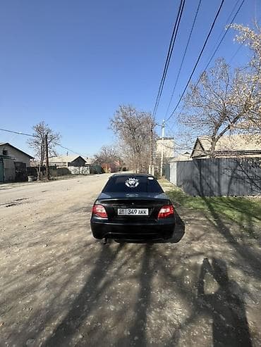 bmw 525 e39: Легковой седан черного цвета. Кузов: - 4 двери, классический седан - — 4