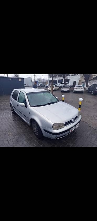 Volkswagen Golf: 2003 г., 1.6 л, Механика, Бензин, Хэтчбэк