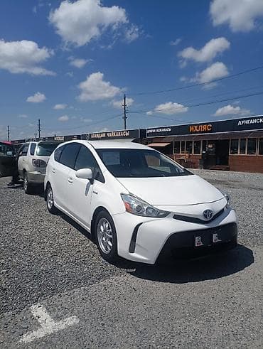 prius: Toyota Prius V: 2017 г., Гибрид, Универсал — 1