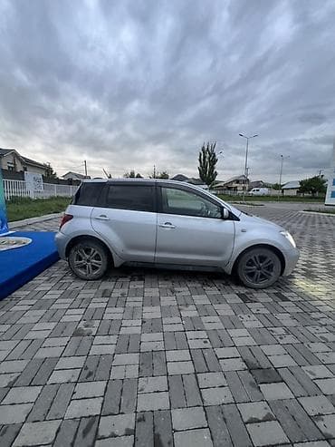 ist 2003: Toyota Ist: 2002 г., 1.5 л, Автомат, Бензин, Хэтчбэк — 3