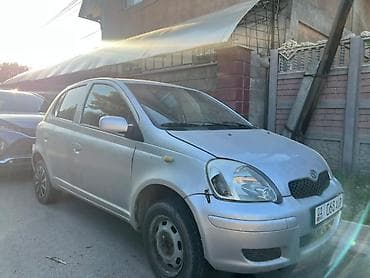 Toyota Yaris: 2004 г., 1.3 л, Механика, Бензин, Хэтчбэк — 2