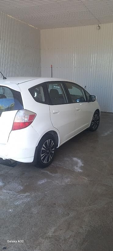 тюнинг аккорд 7: Honda Fit: 2014 г., 1.5 л, Механика, Бензин, Хэтчбэк — 6
