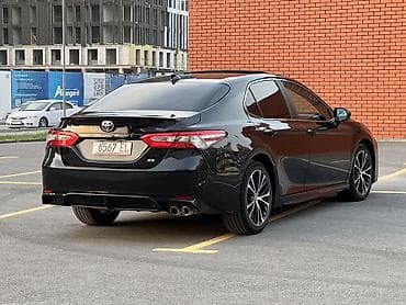 Продажа авто: Toyota Camry: 2019 г., Седан — 5
