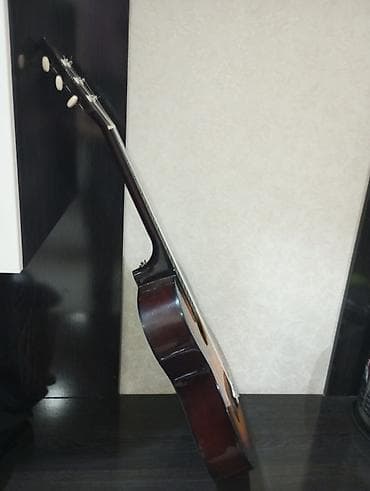 Велоаксессуары: Классическая акустическая гитара 4/4, шестиструнная. - Корпус: форма — 3