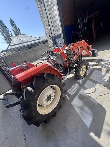 Мини-тракторы Kubota: Мини-трактор Kubota GL 29 с фронтальным погрузчиком Высота подьема 2.5 — 6