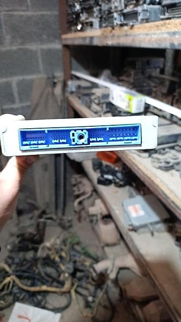 2 4 д: Блок управления двигателем (ЭБУ) Nissan - Производитель: Lucas - — 2