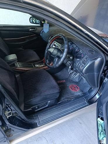 тюнинг мото: Продаётся Honda Saber бизнес‑класса 1999 годов в чёрном цвете. Кузов — 5