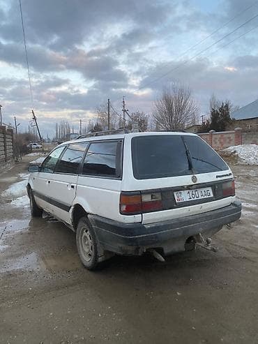 Volkswagen Passat: 1991 г., 1.8 л, Механика, Универсал — 3