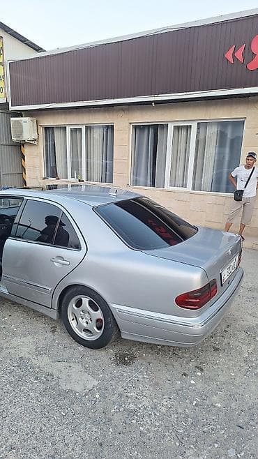m 111: Mercedes-Benz E-Class: 2001 г., 3.2 л, Автомат, Бензин, Седан — 4