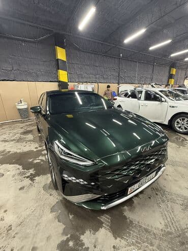 спортивные авто: Kia : 2022 г., 1.6 л, Автомат, Гибрид, Седан — 2