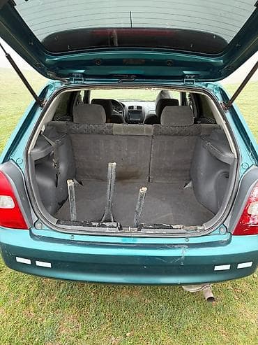 2 4 д: Продажа: компактный универсал зеленого цвета. Кузов: - 5‑дверный — 7