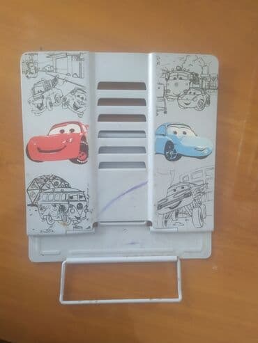 книжный шкаф офисный: Подставка-держатель для книг/планшета с детским дизайном «Тачки» — 1