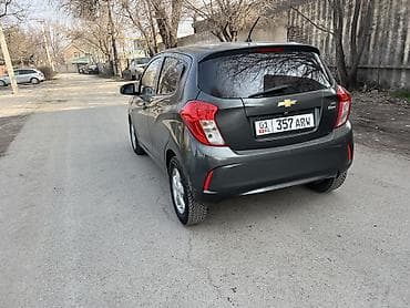 чекол машина: Chevrolet Spark: 2017 г., 1 л, Автомат, Бензин, Хэтчбэк — 8
