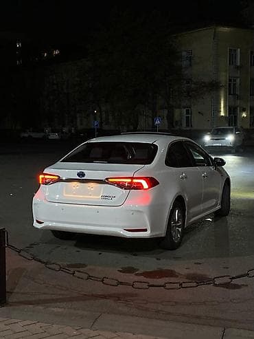w202 amg: Toyota Corolla: 2020 г., 1.8 л, Автомат, Гибрид, Седан — 5