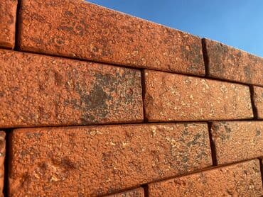 купить декоративный кирпич: Кирпич облицовочный российского производства от завода Ликолор высоко — 15