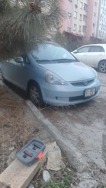 Honda Fit: 2009 г., 1.5 л, Автомат, Бензин, Хэтчбэк