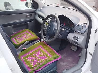 black edition: Mazda Demio: 2004 г., Хэтчбэк — 10