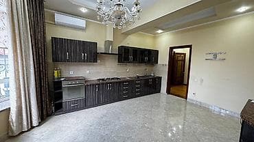 Продается Кухонный гарнитур с техникой и элементами интерьера ( газ