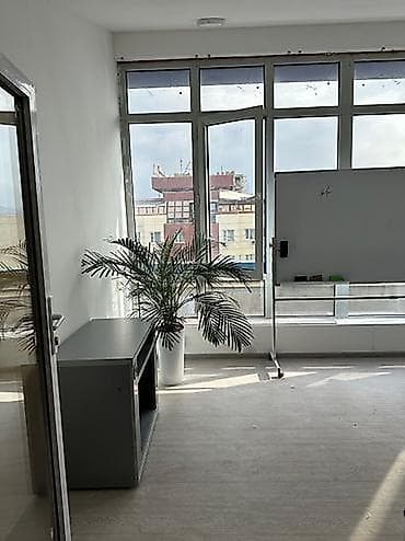 Гаражи: БЦ Вефа Сдаетсяя 2-ком офис Площадь: 45 Этаж: 10/10 С панорамными — 3