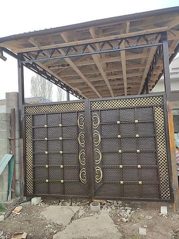 декор забор: Кованые распашные ворота с навесом - Материал: металл/кованые — 1