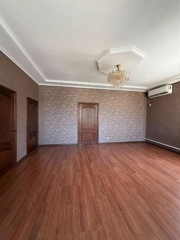 продаю помещений: Продаётся просторный кирпичный дом 2014 г. постройки на ул — 4