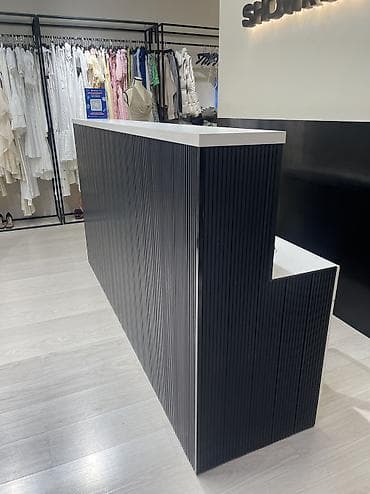 Көйнөктөр: ПРОДАЕТСЯ РЕСЕПШЕН Длина 2.35 Ширина 0.55 Высота 1.25 Высота стола — 5