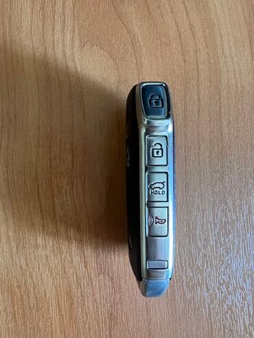 обмен машин ключ на ключ: Ключ Kia 2021 г., Б/у, Оригинал — 3