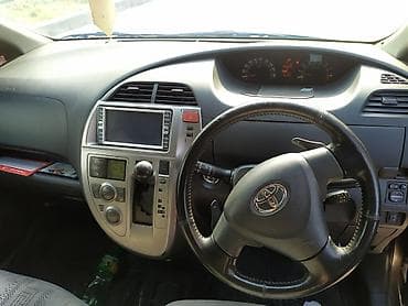 Продажа авто: Toyota Ractis: 2006 г., Бензин, Хэтчбэк — 5