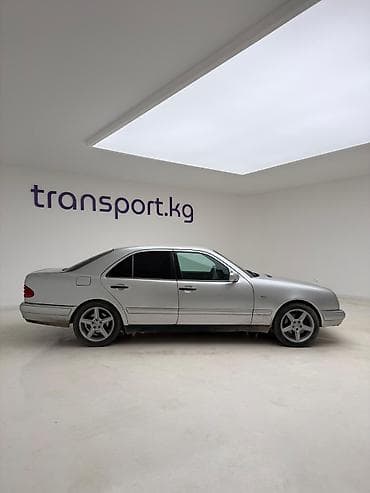 b class: Mercedes-Benz E-Class: 1996 г., 3.2 л, Бензин, Седан — 5