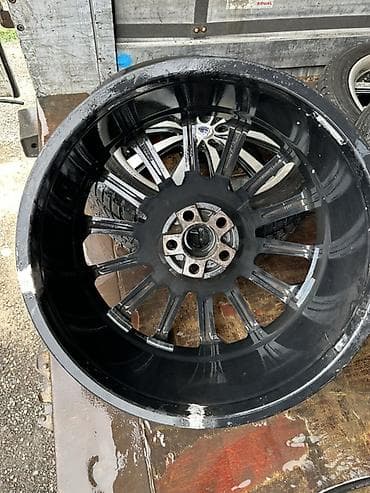 Шиналар жана дисктер: Дөңгөлөктөр монтажда 275 / 40 / R 22, Жай, Колдонулган, 1 даана, Жол тандабастар (АТ/МТ), Куйма, тешиктери - 5 — 5