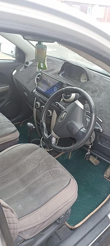 mark 2: Toyota Ist: 2003 г., Автомат, Бензин, Хэтчбэк — 1