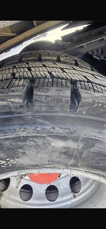 самоходный бетоносмеситель с самозагрузкой: Тягач, Volvo, 2012 г., Шторный — 3