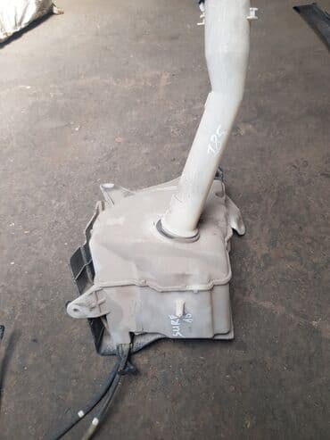 автомойка оборудование: Toyota Surf, бачок омывателя, тоета сюрф Омывательный бачок — 1